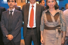 Foto con-Javier y Secretaria Gral en Feria - año 2009